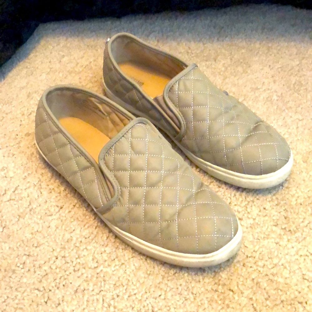 MOSSIMO Taupe Quilted Loafers 9